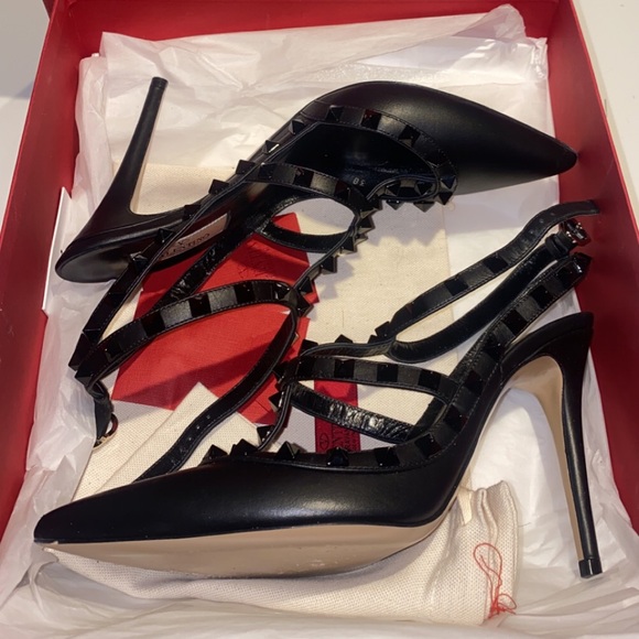 SOLD: Valentino rockstud ankle strap, matte black, size 38 - Picture 2 of 5